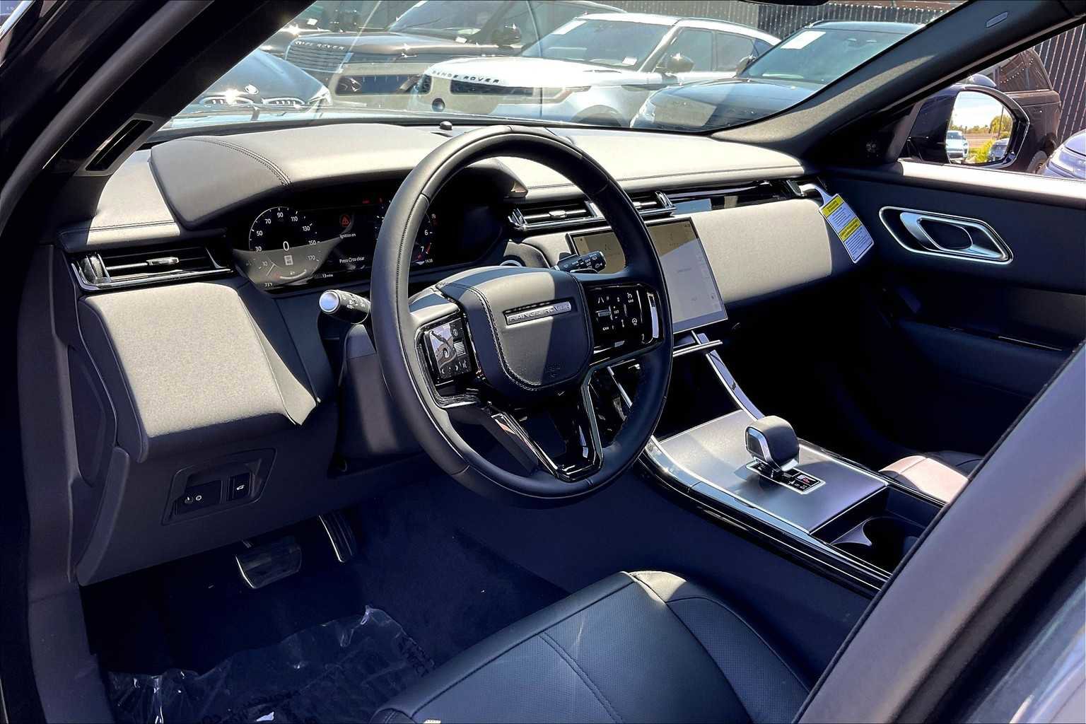 New 2026 Land Rover Range Rover Velar Dynamic SE image 5