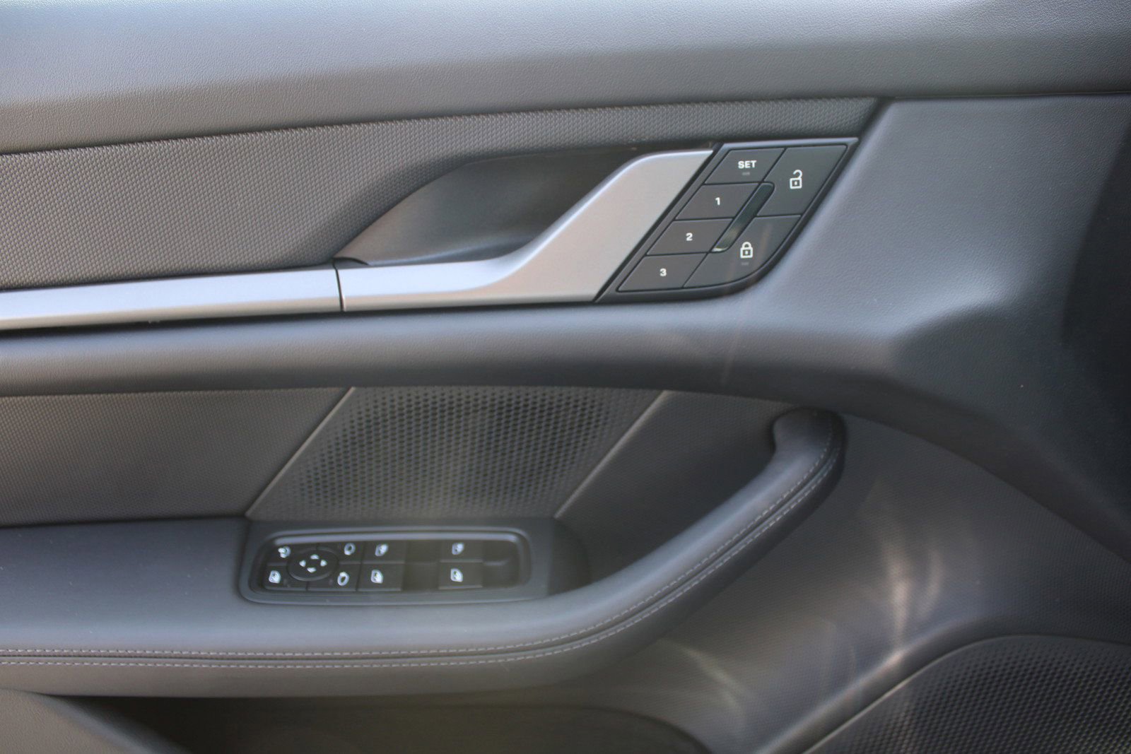 New 2025 Porsche Taycan image 23