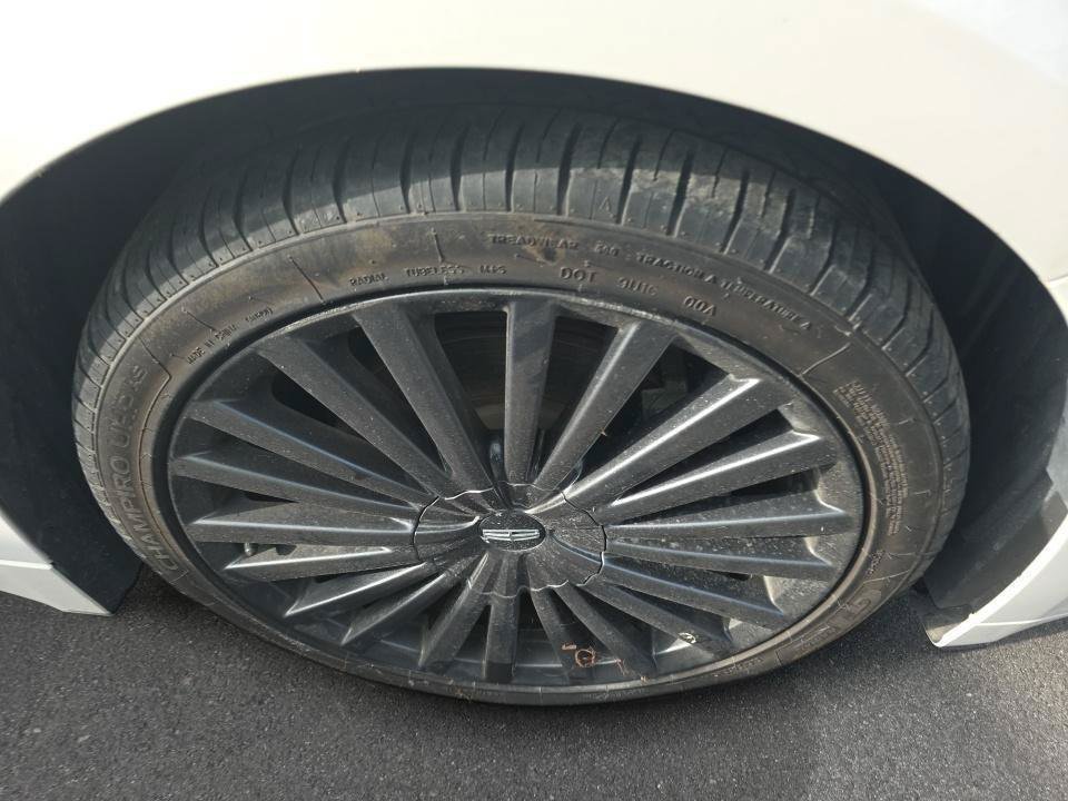 Used 2018 Lincoln MKZ Reserve w/ Technology Package FWD image 6
