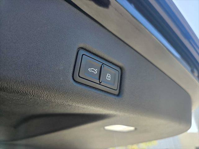 Used 2025 Audi Q5 Premium w/ Convenience Package AWD/4WD image 14