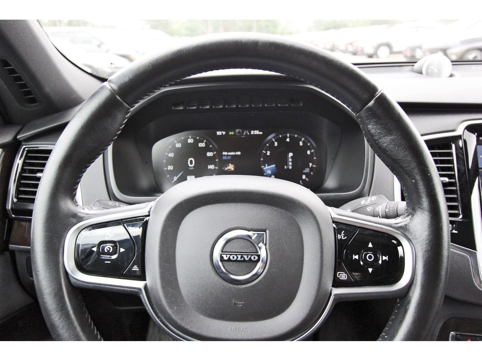 Used 2016 Volvo XC90 T6 Momentum w/ Momentum Plus Package AWD/4WD image 15