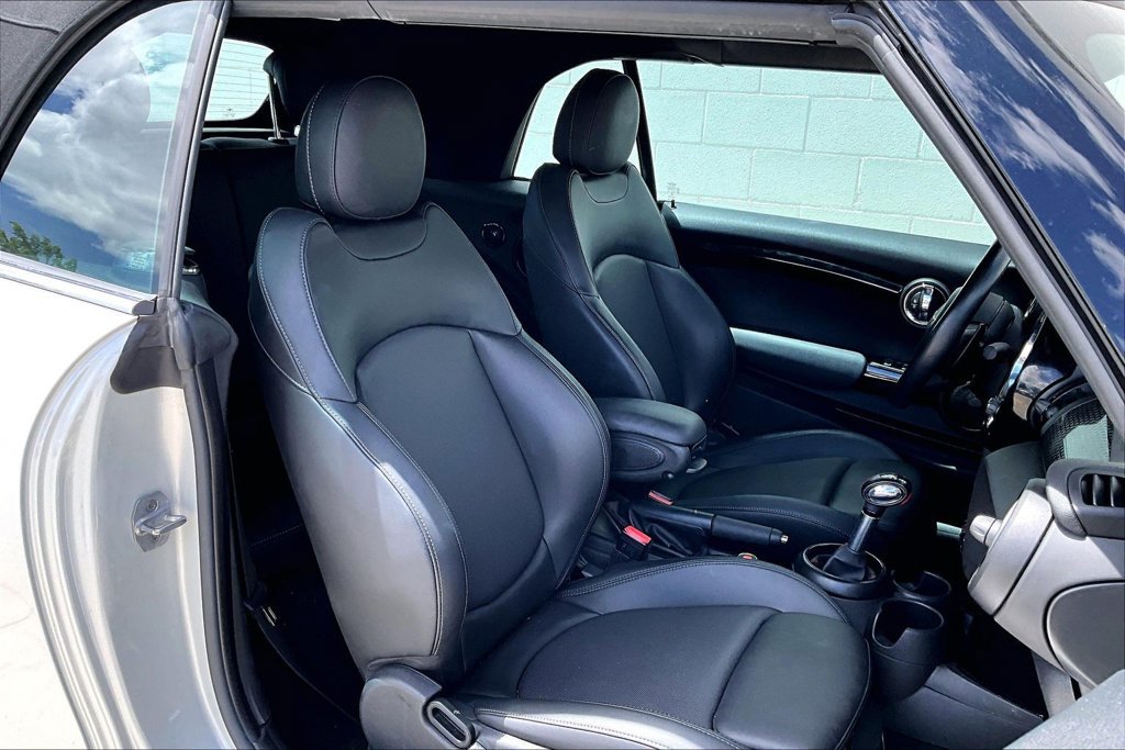 Used 2019 MINI Cooper S w/ Premium Package FWD image 7