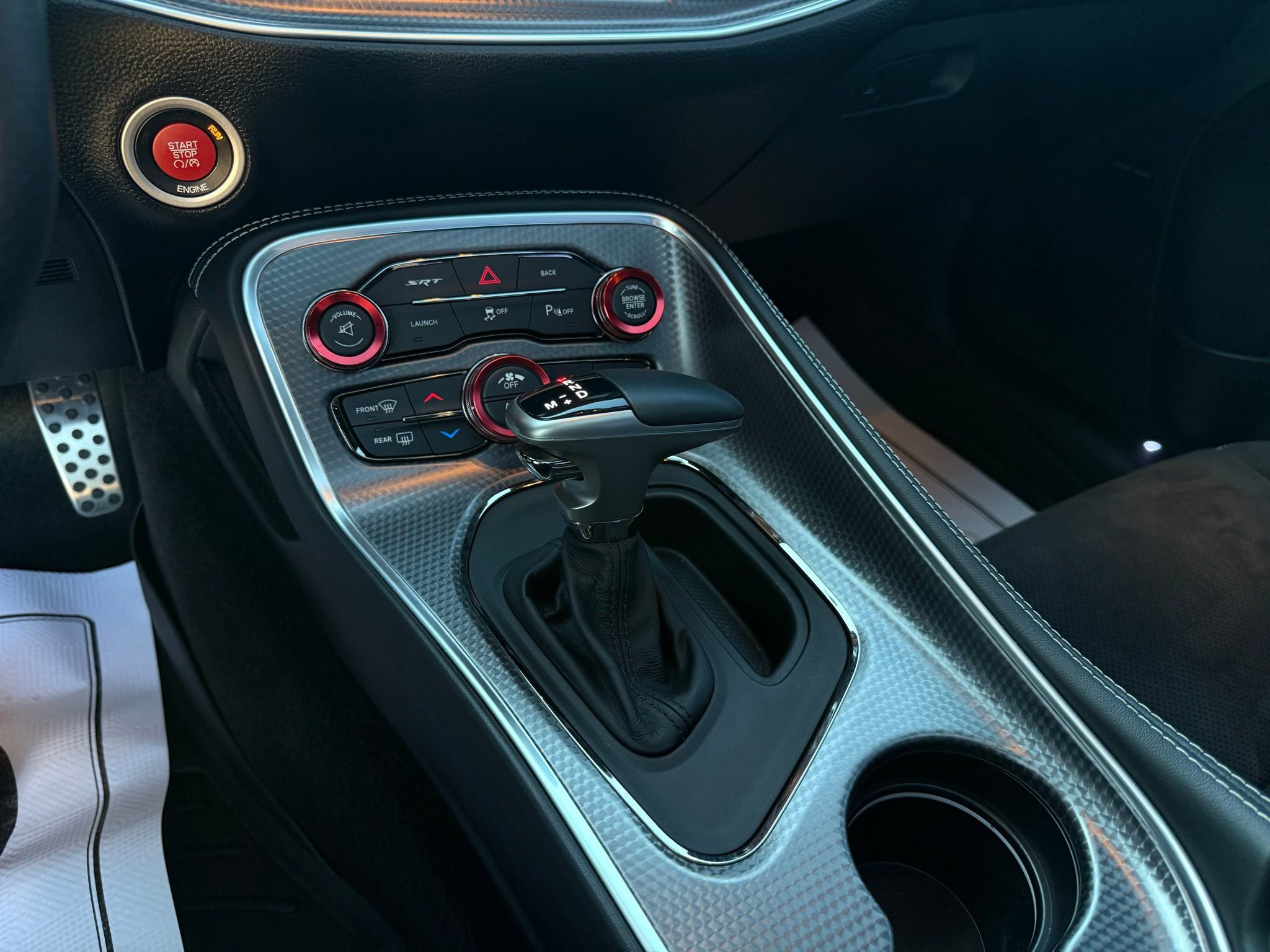 Used 2016 Dodge Challenger SRT Hellcat image 39