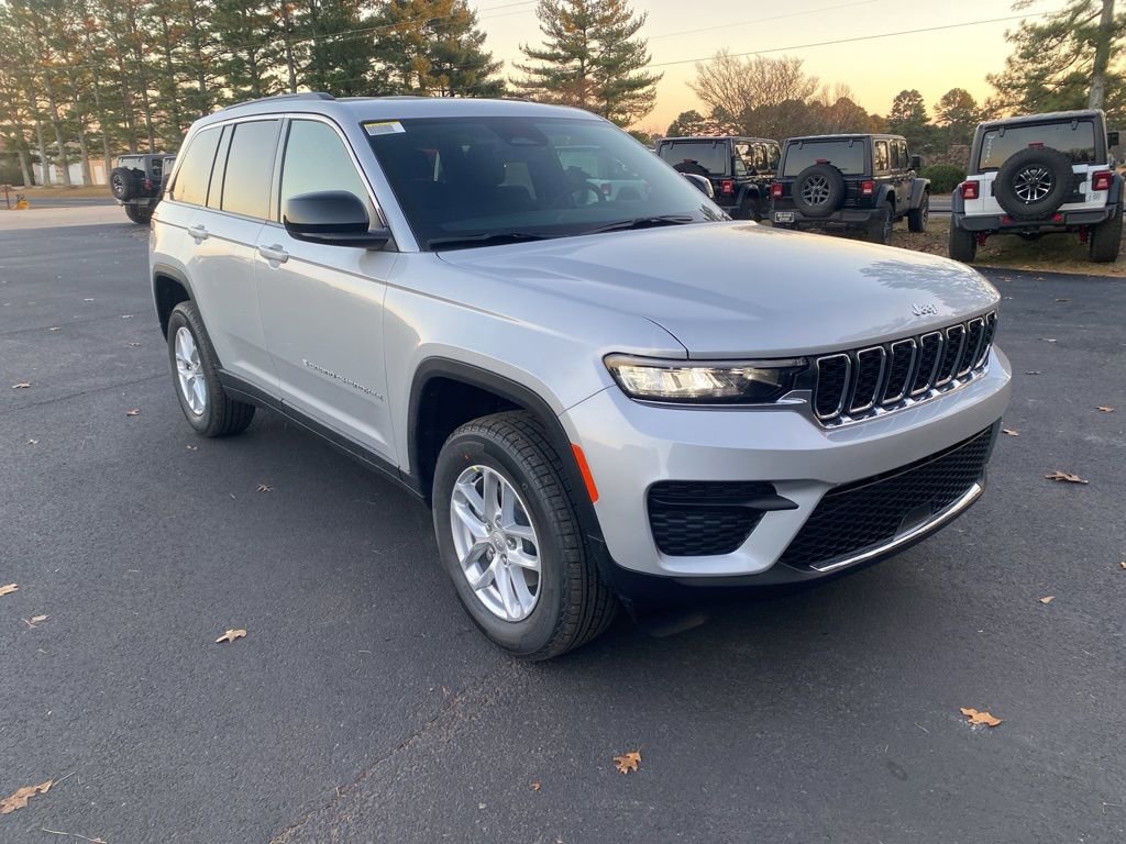 New 2025 Jeep Grand Cherokee Laredo w/ Trailer Tow Package image 3