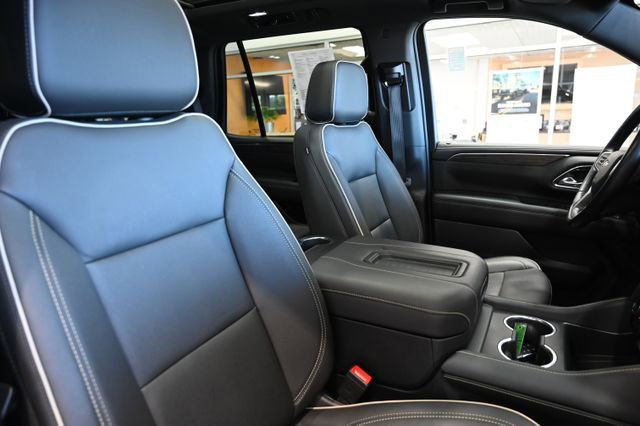 Used 2023 Chevrolet Tahoe Premier AWD/4WD image 8