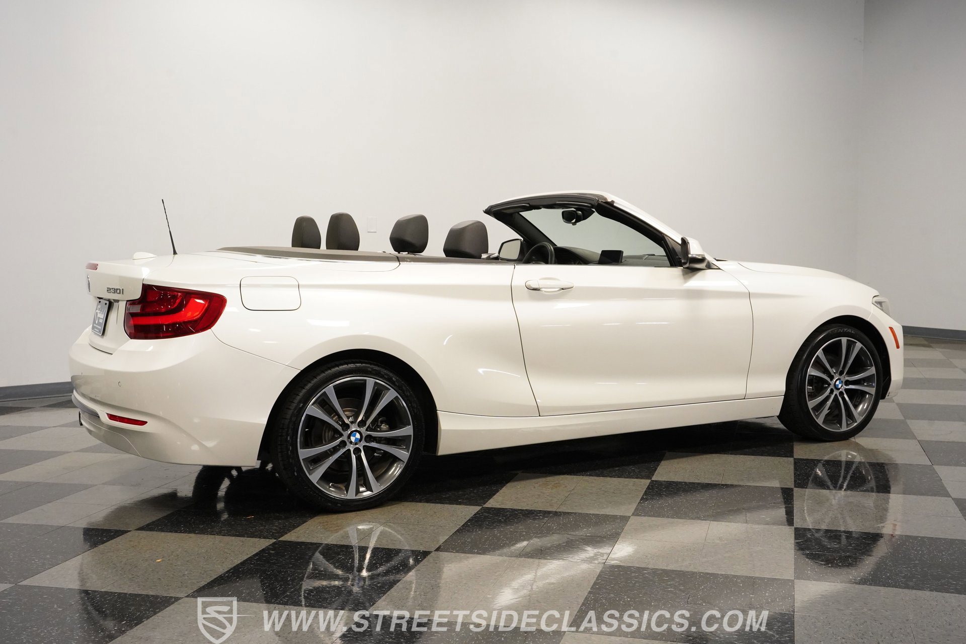 Used 2017 BMW 230i Convertible RWD image 13