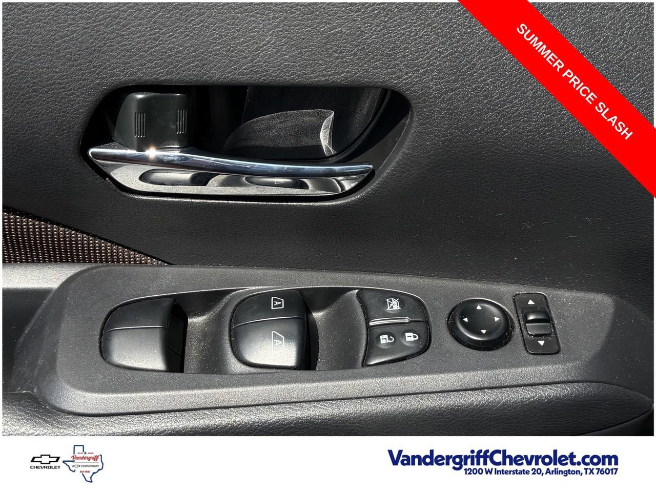 Used 2023 Nissan Kicks SR FWD image 21