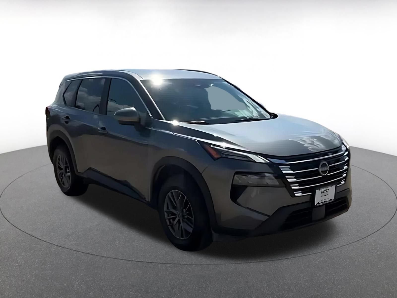 Used 2026 Nissan Rogue SV AWD/4WD image 3