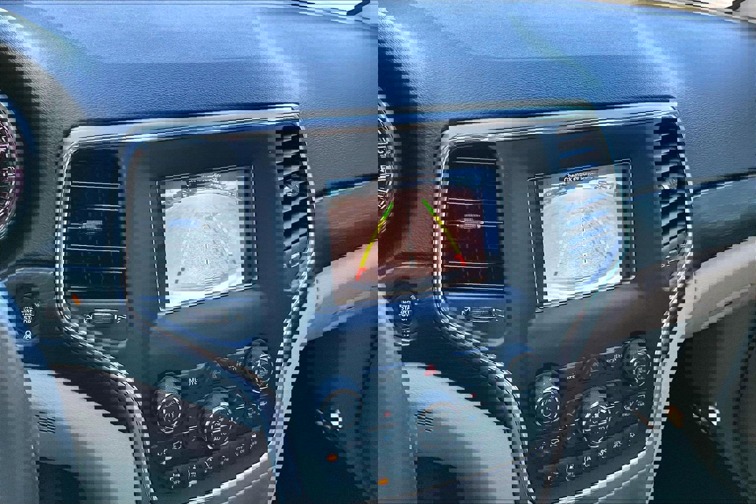 Used 2021 Jeep Grand Cherokee Laredo image 14