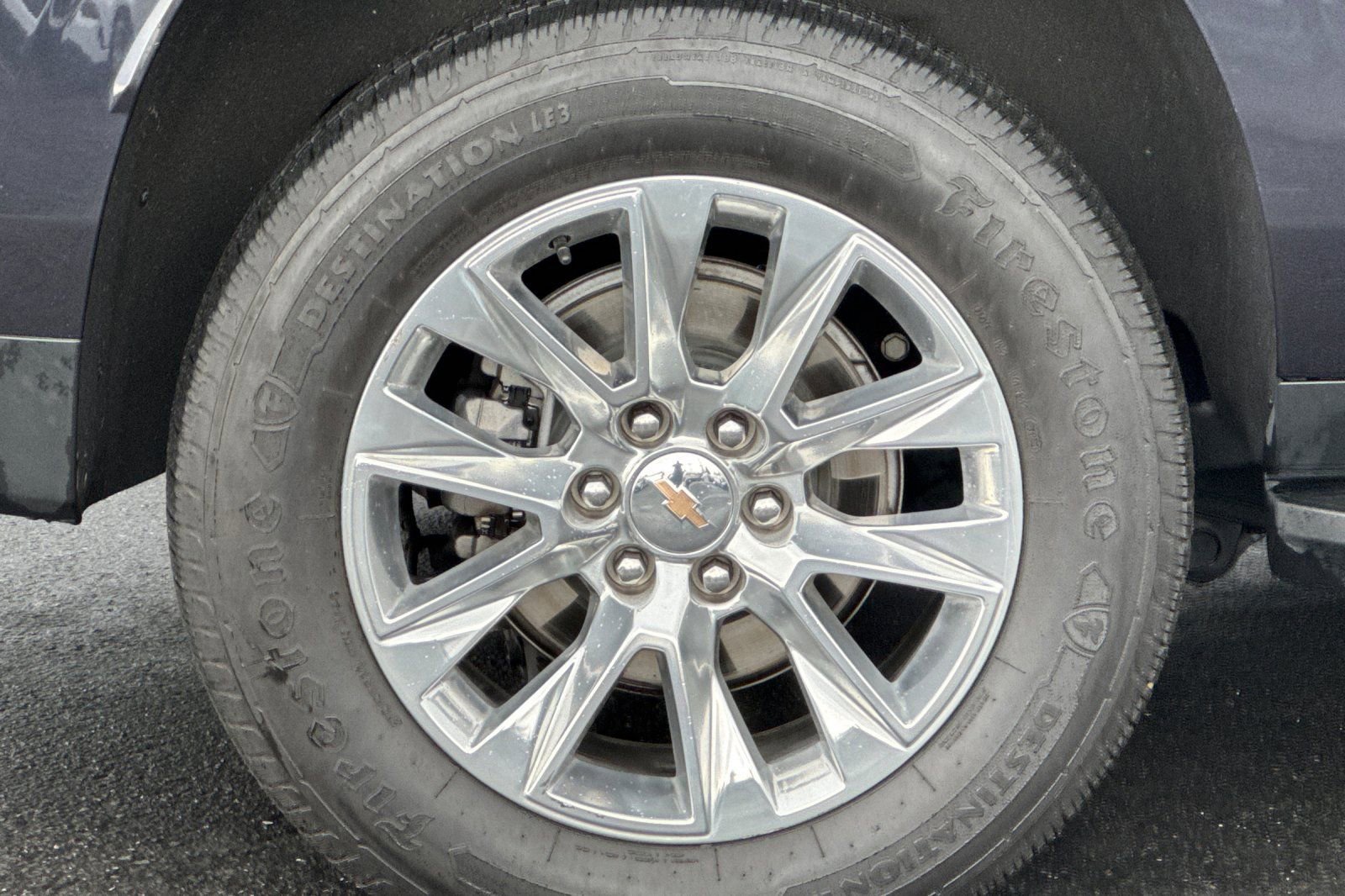 Used 2024 Chevrolet Suburban Premier image 41