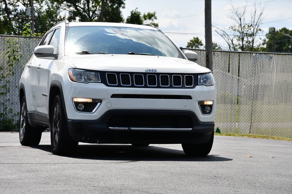 Used 2017 Jeep Compass Limited w/ Navigation Group AWD/4WD image 2