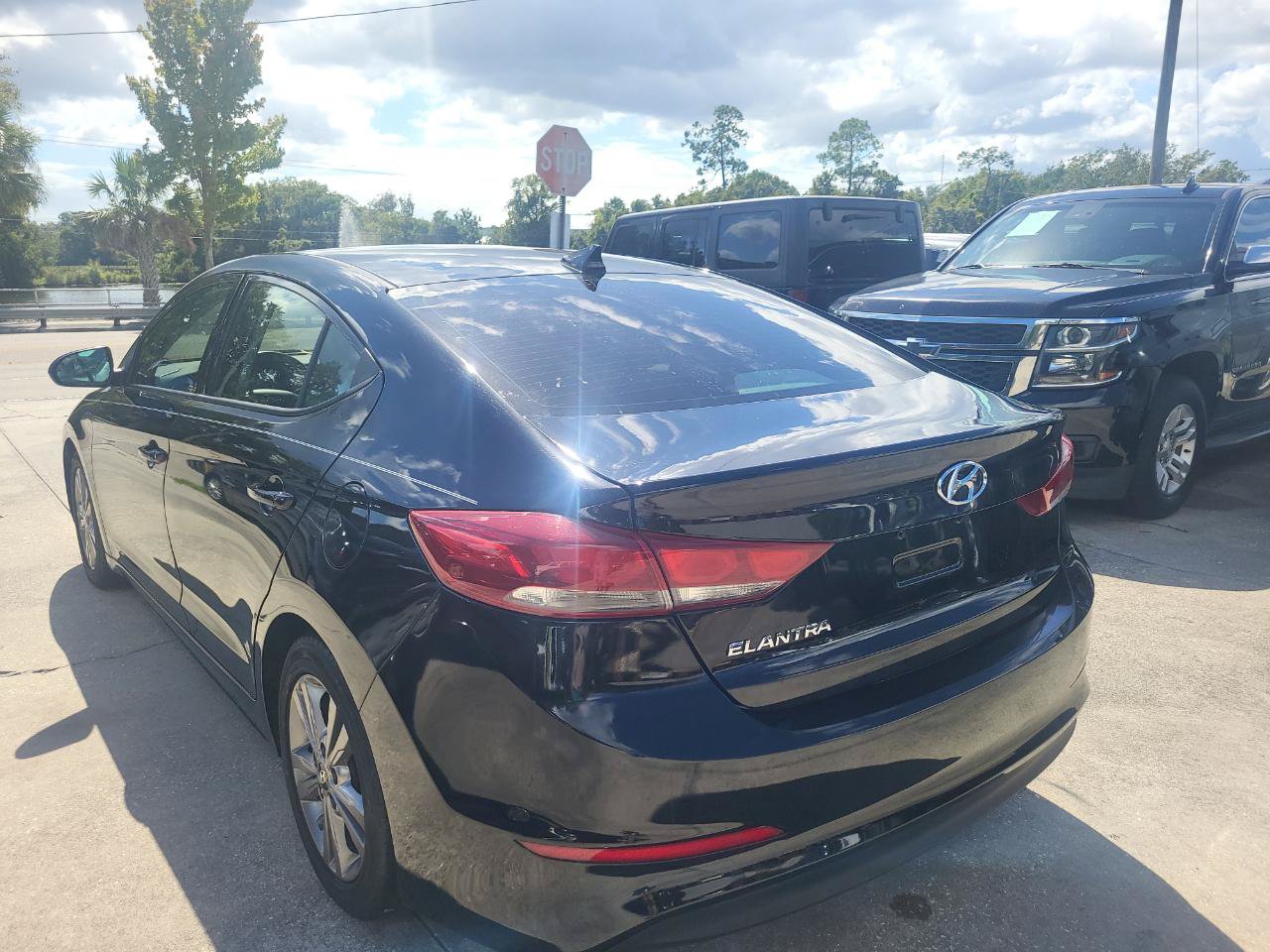 Used 2017 Hyundai Elantra SE FWD image 56
