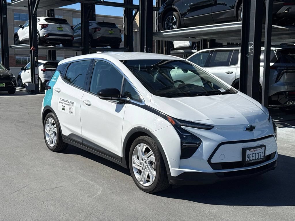 Used 2023 Chevrolet Bolt LT w/ Driver Confidence Package FWD image 3