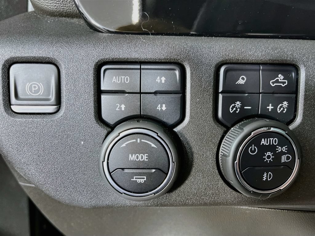Used 2023 Chevrolet Silverado 1500 LTZ AWD/4WD image 13