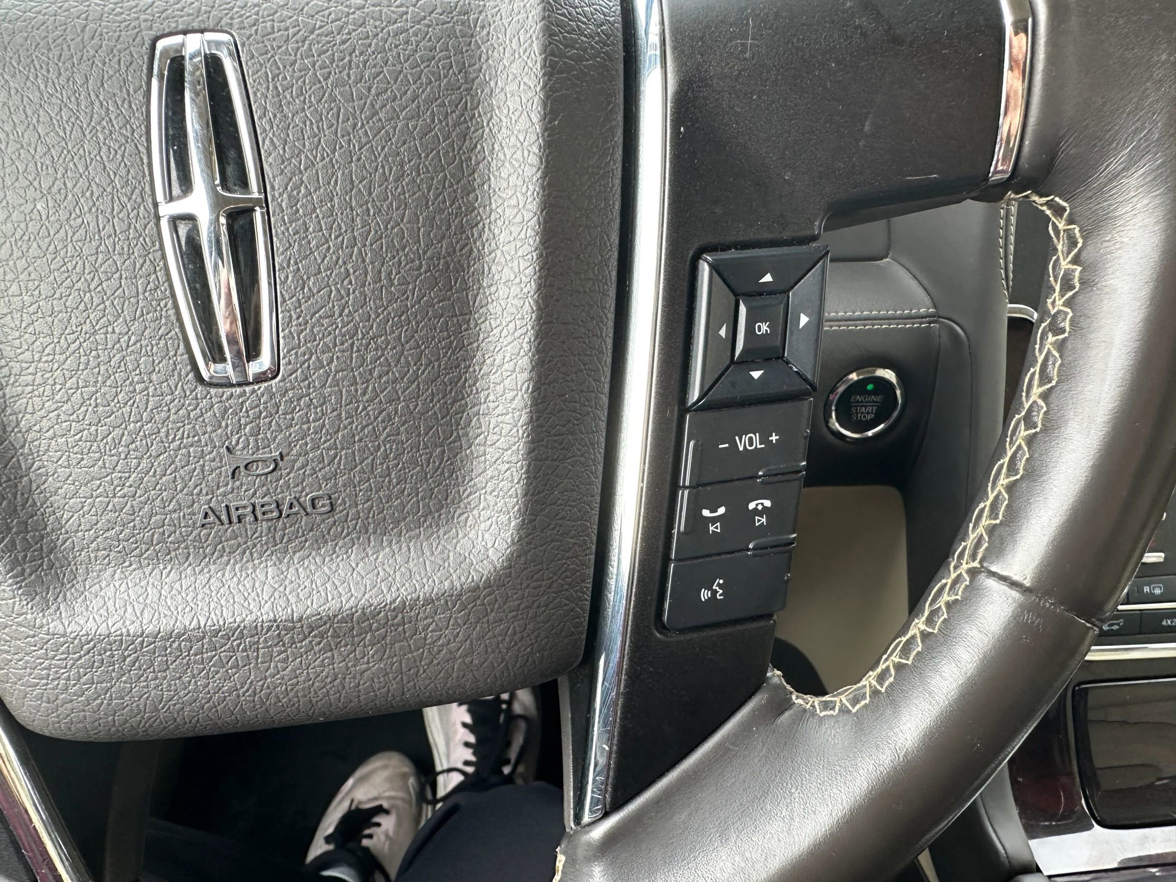 Used 2017 Lincoln Navigator Reserve image 18