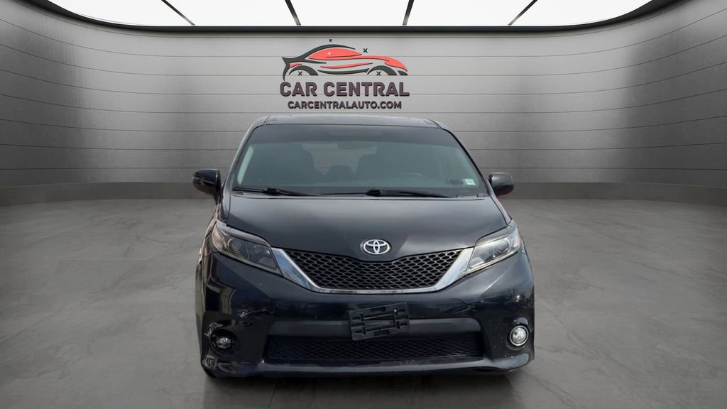 Used 2017 Toyota Sienna SE Premium FWD image 8