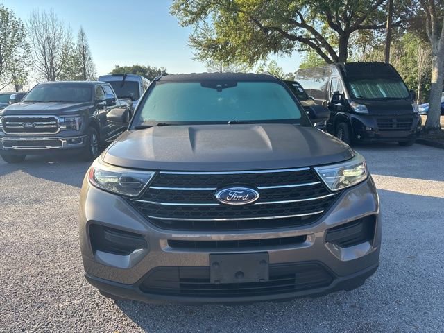 Used 2021 Ford Explorer XLT image 2