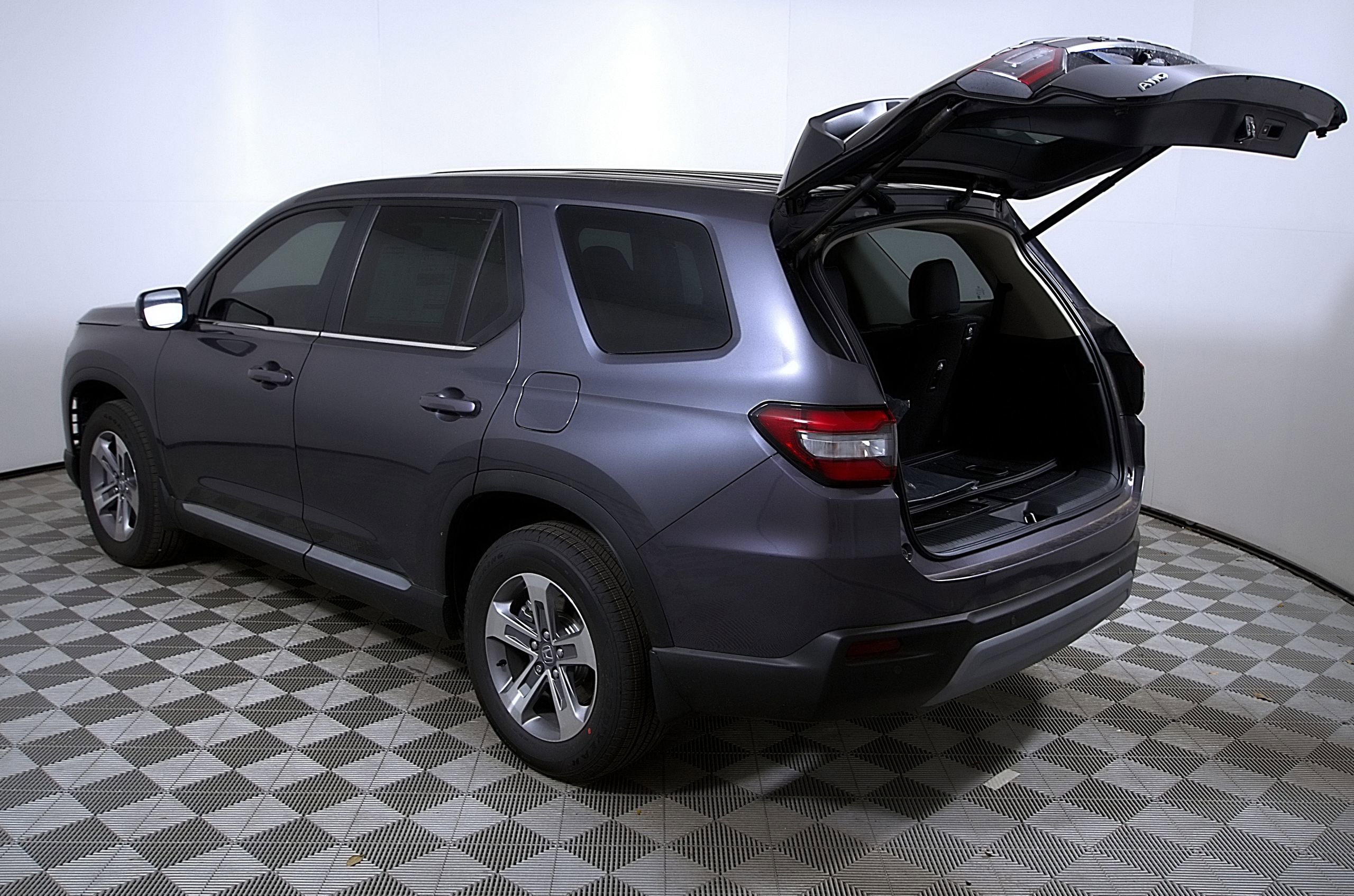 Certified 2025 Honda Pilot EX-L image 10