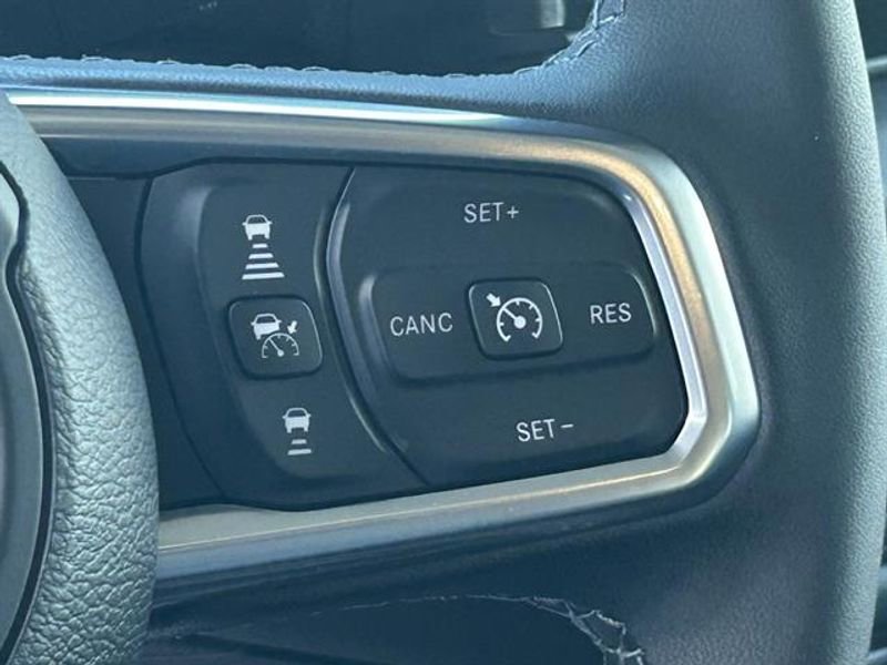 New 2026 Jeep Wrangler Unlimited Sahara AWD/4WD image 15