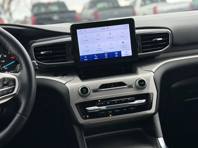 Used 2023 Ford Explorer XLT w/ Equipment Group 202A image 25