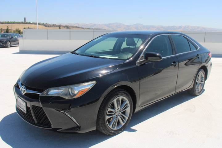 Used 2017 Toyota Camry SE FWD image 6
