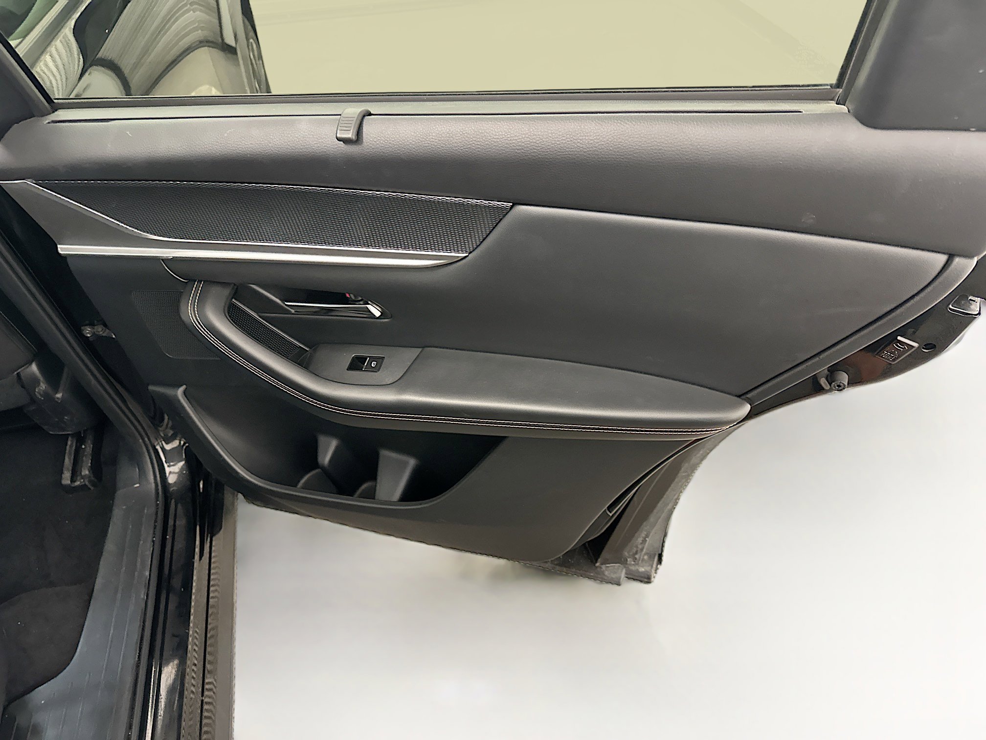 Used 2025 MAZDA CX-90 3.3 Turbo w/ Premium Sport Pkg image 32