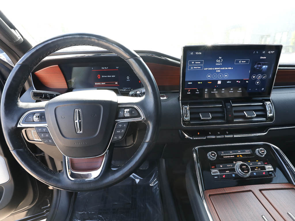 Used 2024 Lincoln Navigator Reserve AWD/4WD image 12