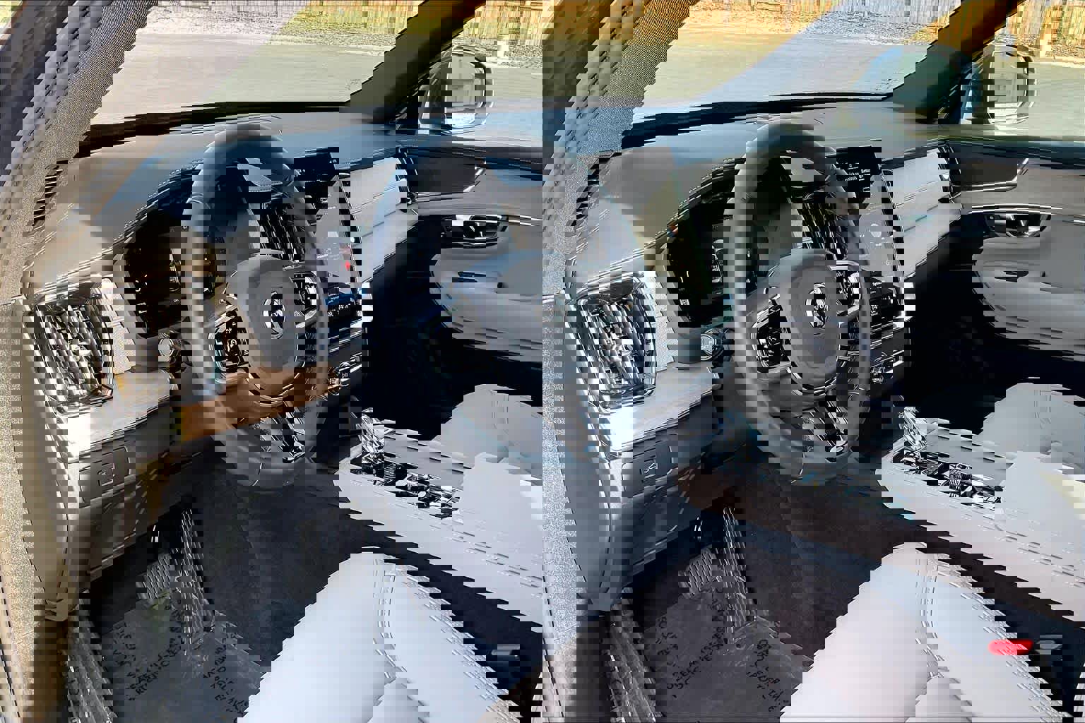 Used 2025 Volvo XC90 B5 Core w/ Protection Package Premier image 16