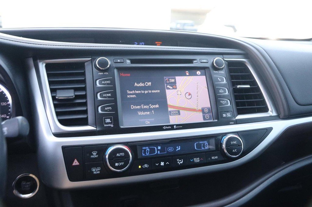 Used 2014 Toyota Highlander Limited AWD/4WD image 24