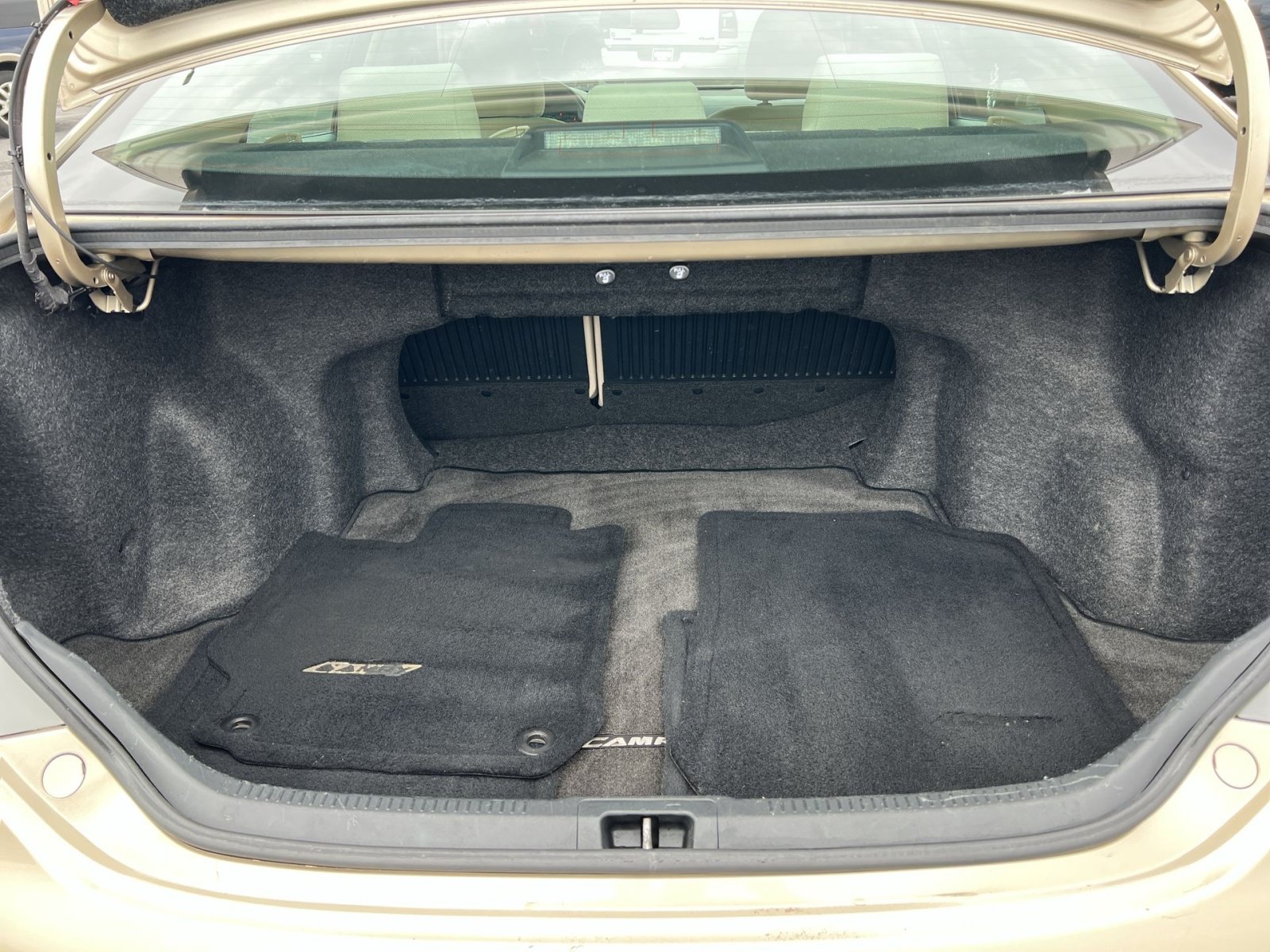 Used 2012 Toyota Camry LE FWD image 23