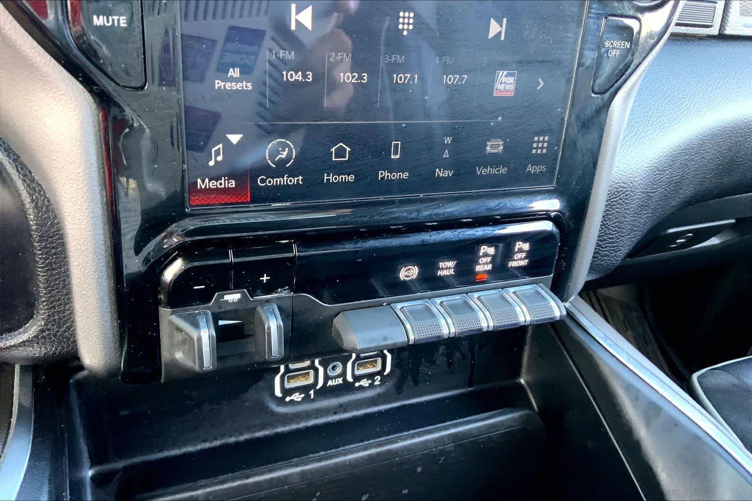 Used 2024 RAM 2500 Laramie w/ Night Edition AWD/4WD image 32