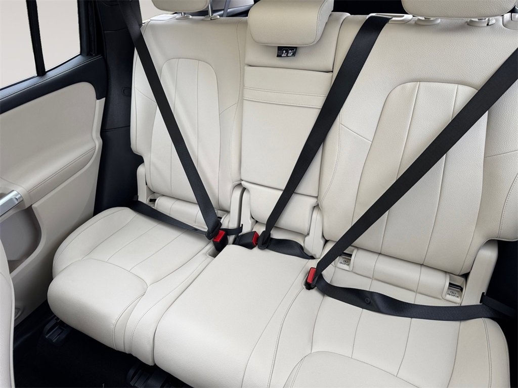 Used 2023 Mercedes-Benz GLB 250 4MATIC image 13