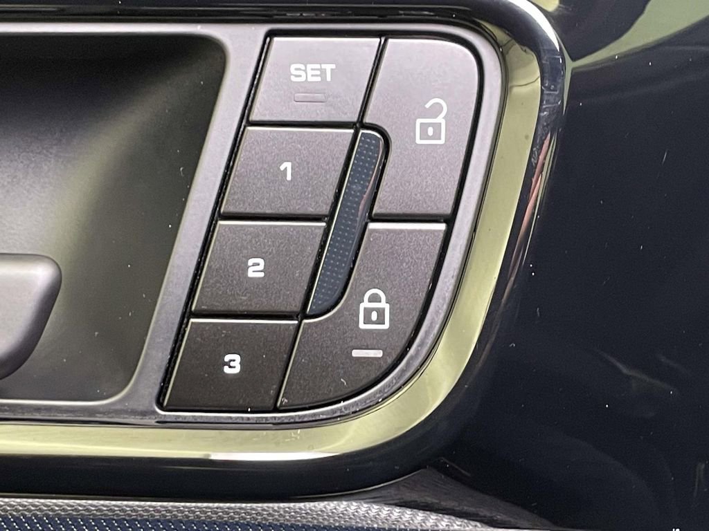 Certified 2024 Porsche Panamera 4 image 36