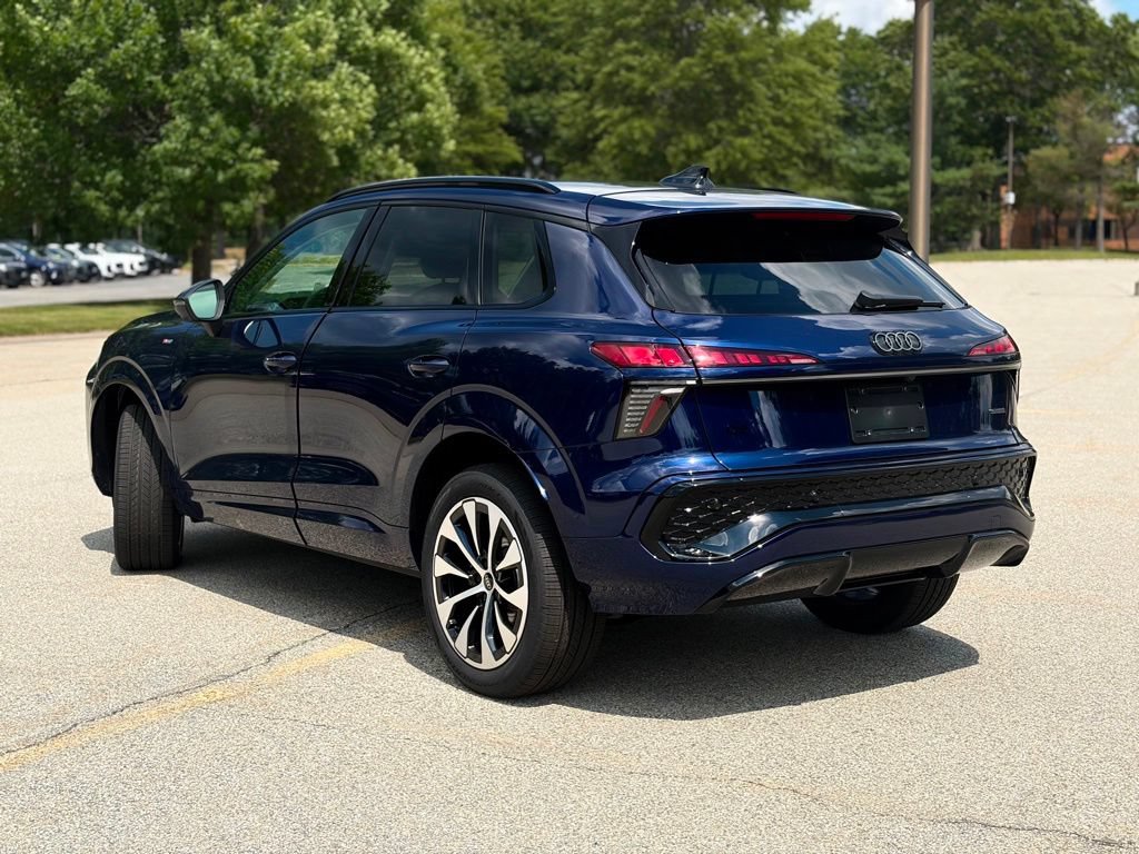 New 2026 Audi Q3 quattro 2.0T AWD/4WD image 4
