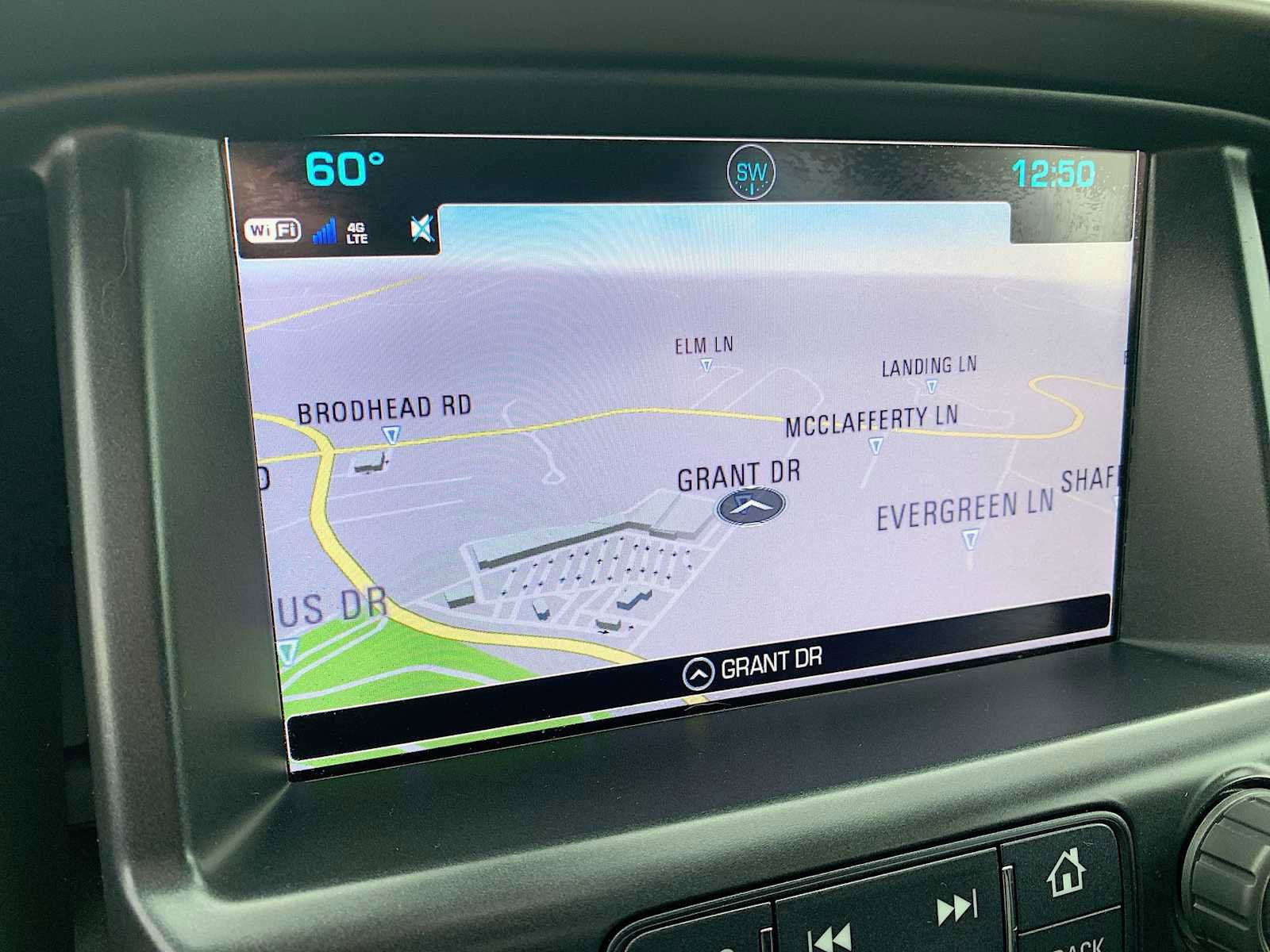 Used 2018 Chevrolet Colorado Z71 w/ LPO, Premium Interior Package image 14