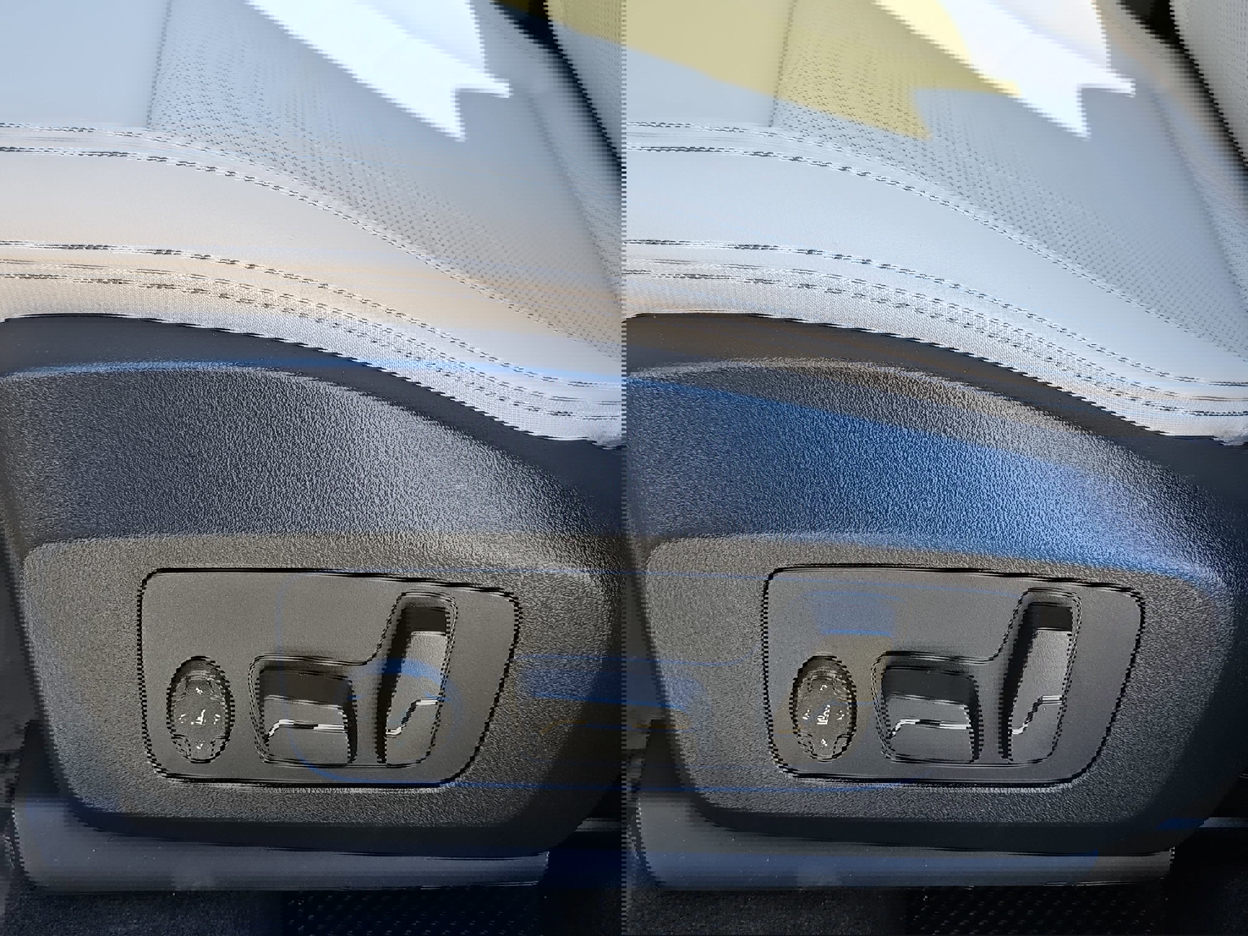 Used 2025 BMW X1 xDrive28i w/ Convenience Package image 29