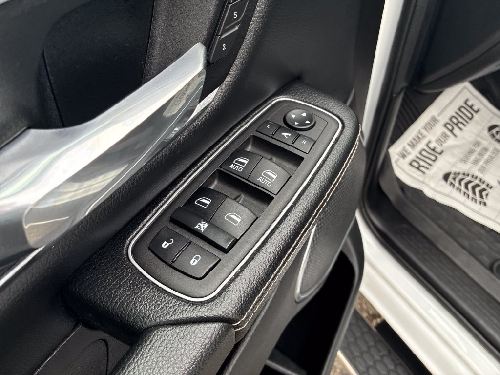 Used 2023 RAM 1500 Laramie AWD/4WD image 14