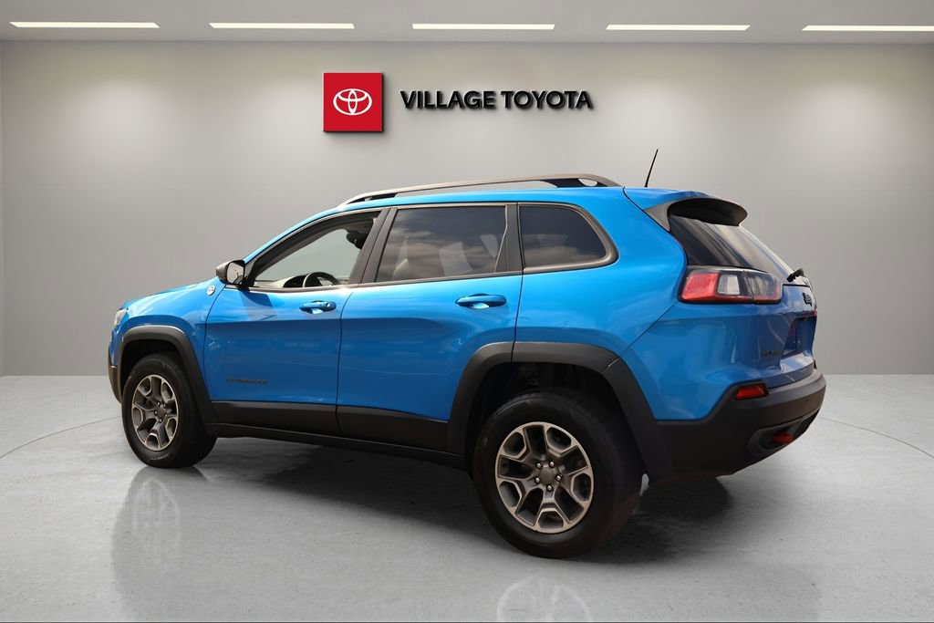 Used 2020 Jeep Cherokee Trailhawk w/ Technology Group AWD/4WD image 3