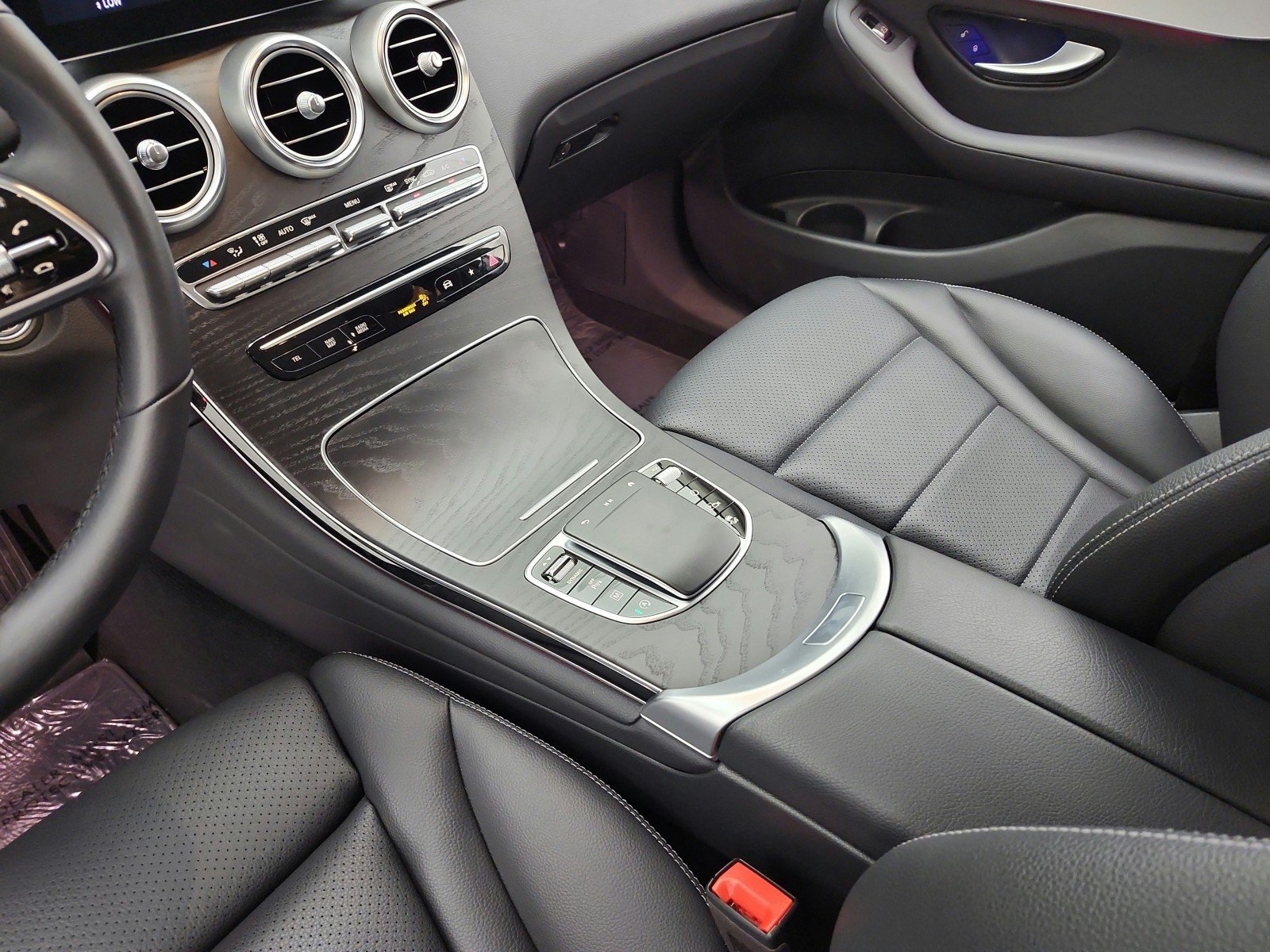 Certified 2022 Mercedes-Benz GLC 300 image 11
