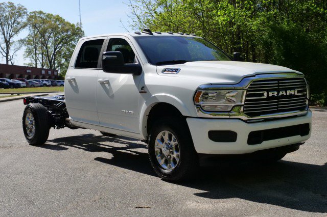 Used 2024 RAM 3500 Laramie AWD/4WD image 4