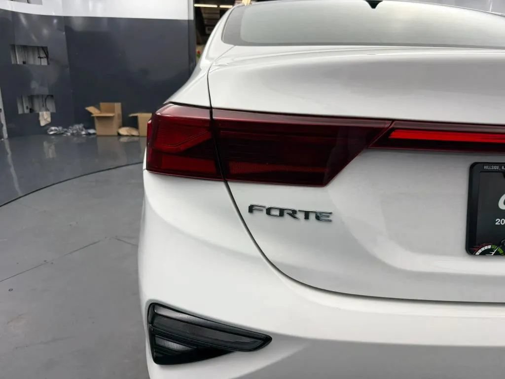 Used 2019 Kia Forte LXS FWD image 11