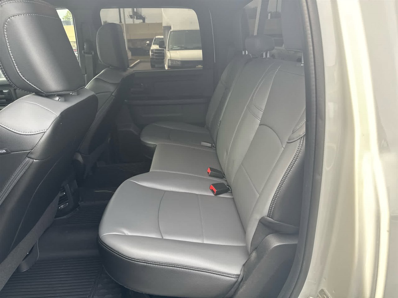 Used 2024 RAM 3500 Tradesman w/ Chrome Appearance Group image 21