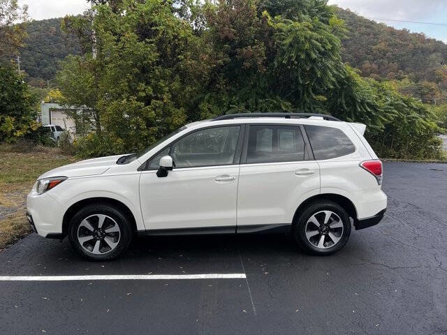 Used 2018 Subaru Forester 2.5i Premium w/ All-Weather Package image 7