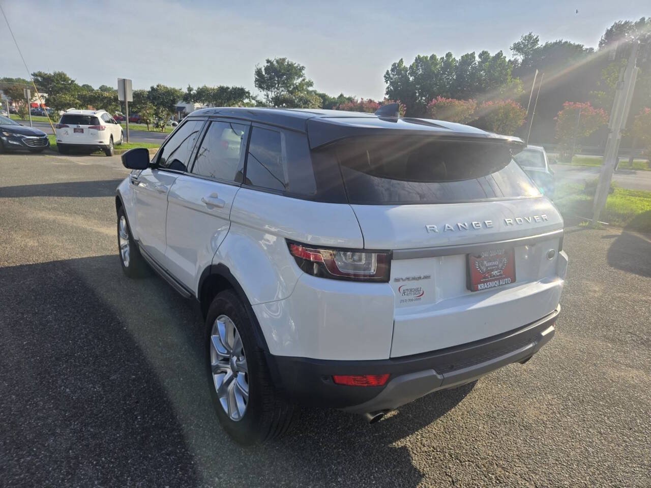 Used 2019 Land Rover Range Rover Evoque SE AWD/4WD image 13