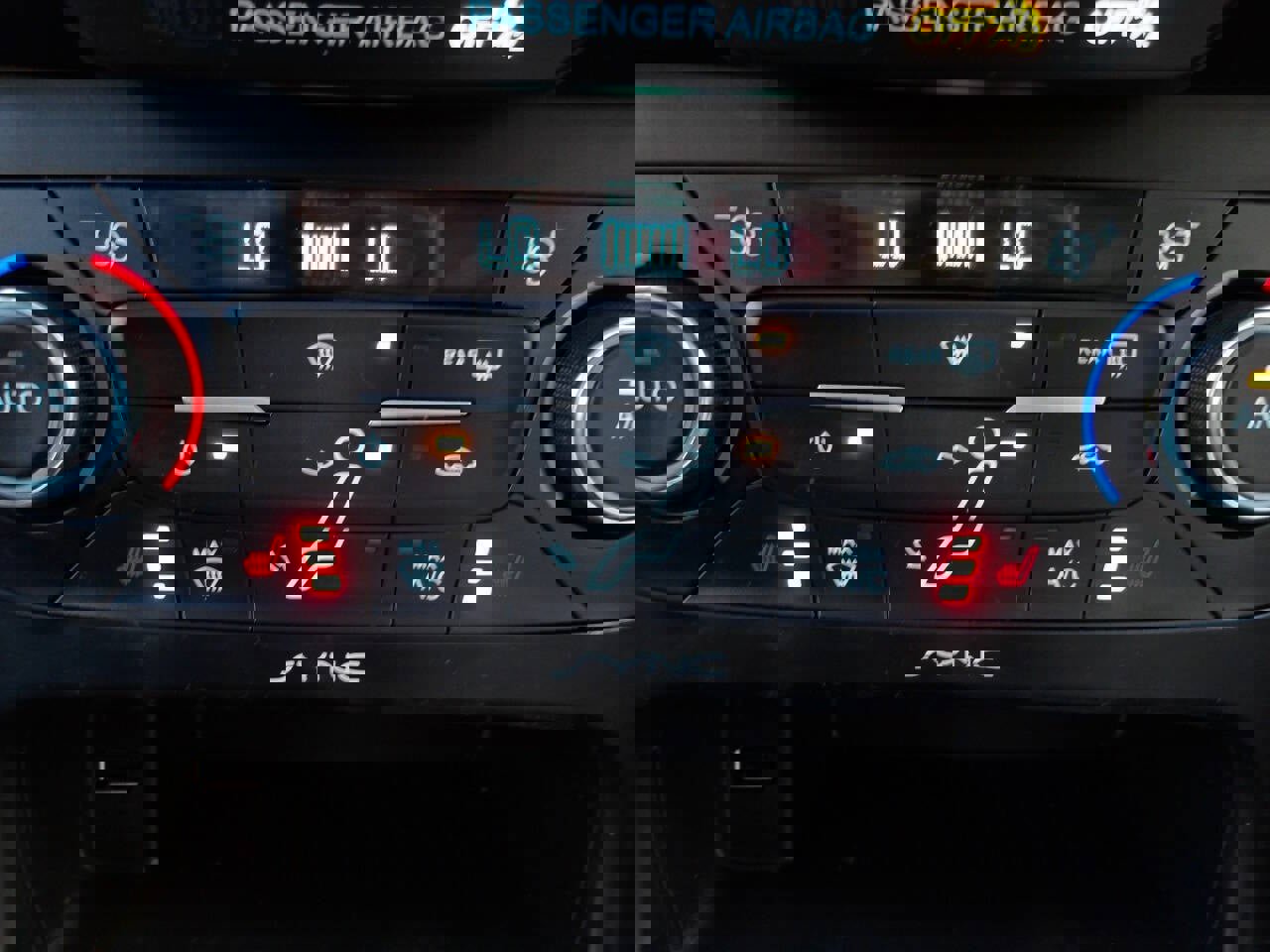 Used 2016 Ford Focus Titanium image 17