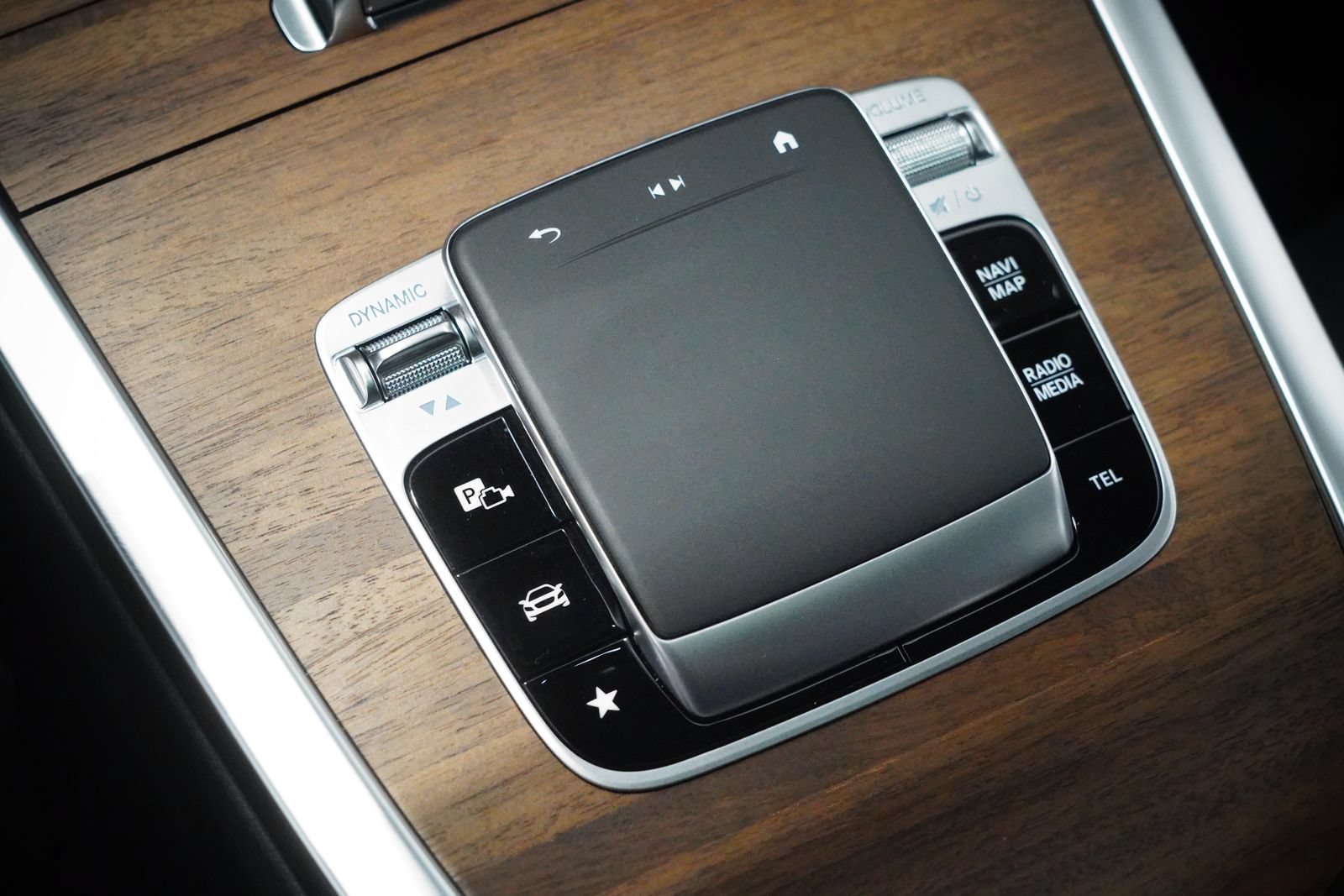 Certified 2025 Mercedes-Benz G 550 w/ Exclusive Interior Package image 27