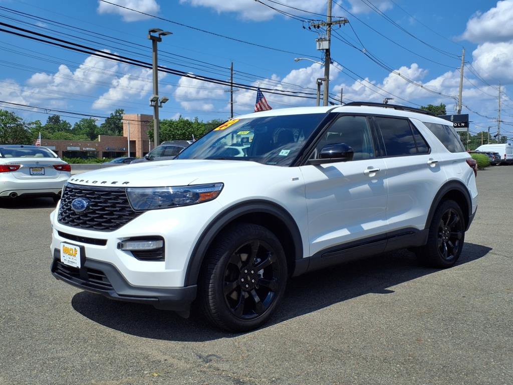 Certified 2023 Ford Explorer ST-Line w/ Class IV Trailer Tow Package image 3