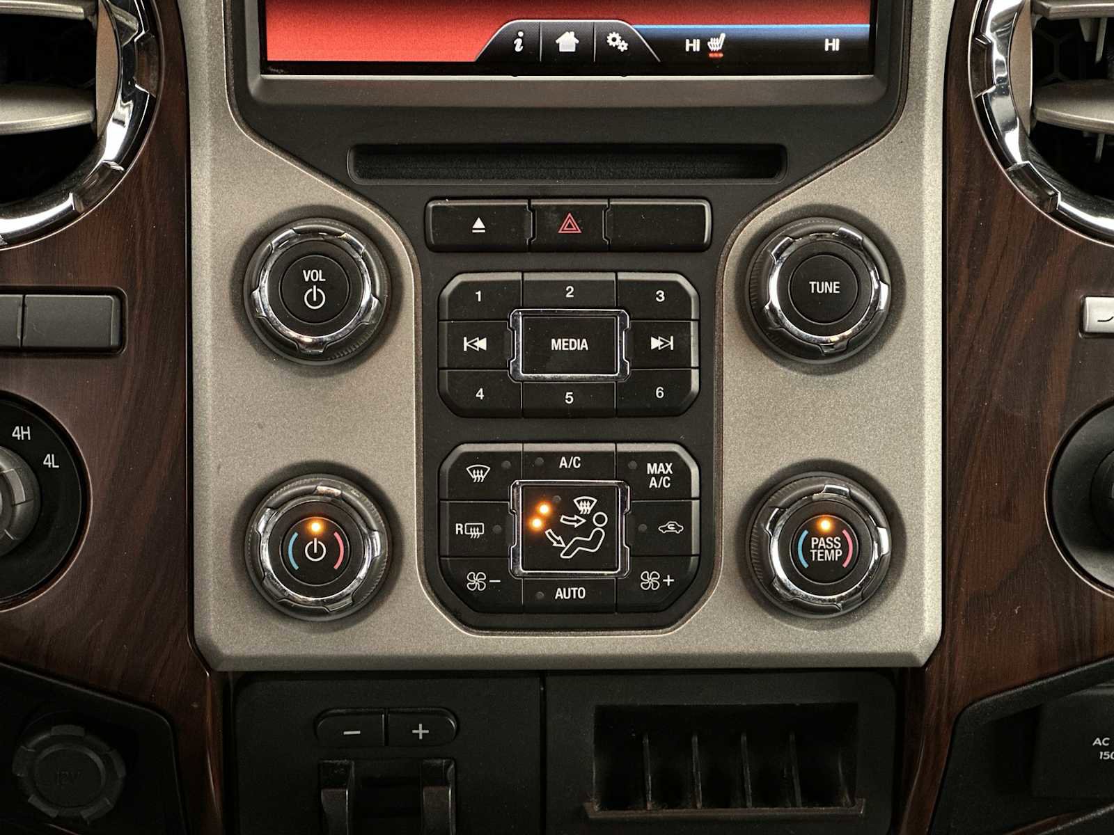 Used 2016 Ford F350 Lariat w/ Lariat Ultimate Package image 17