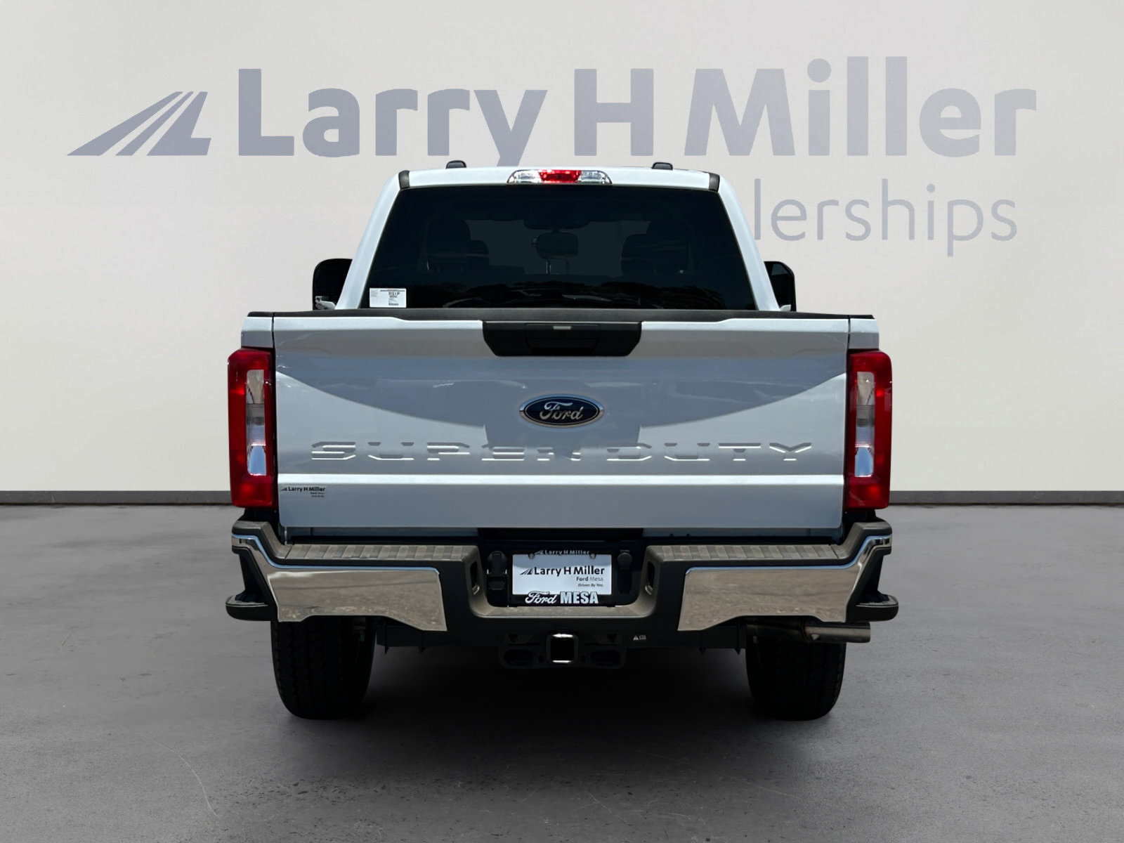 New 2026 Ford F350 XLT w/ FX4 Off-Road Package AWD/4WD image 4