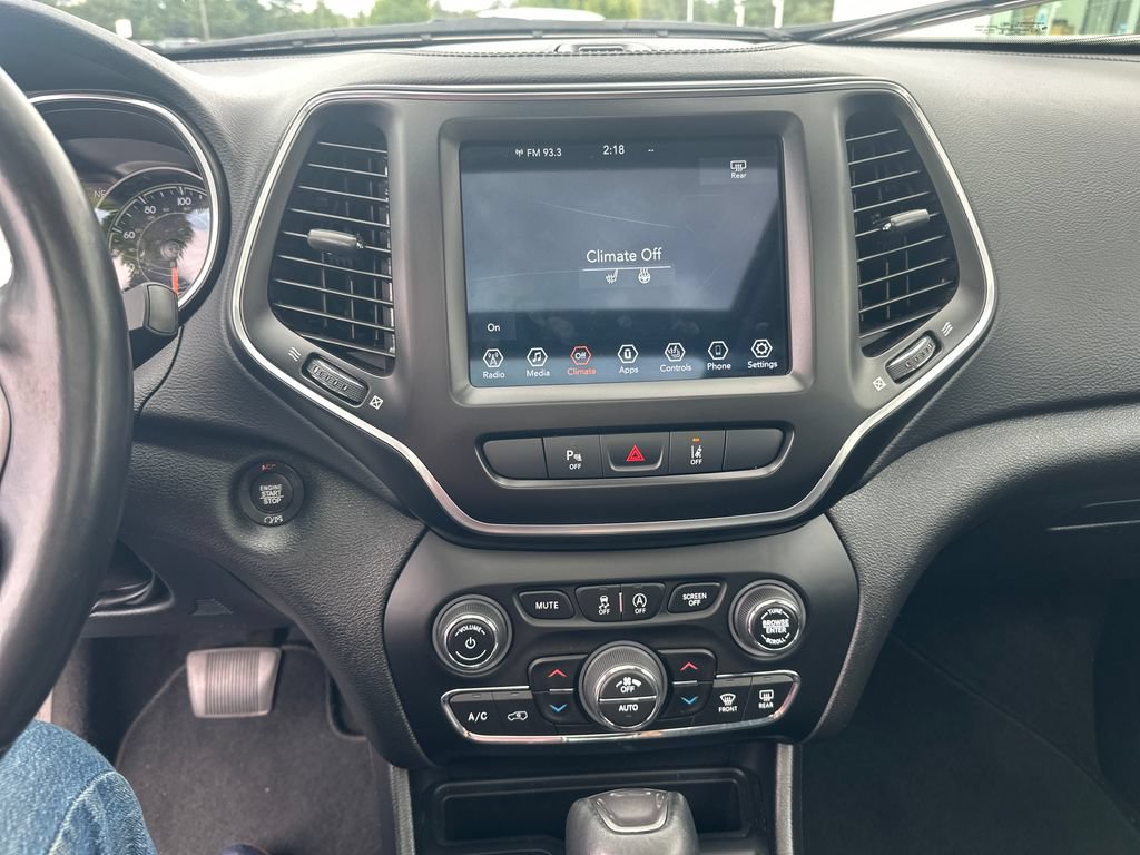 Used 2021 Jeep Cherokee Latitude Lux w/ Sun & Sound Group AWD/4WD image 17